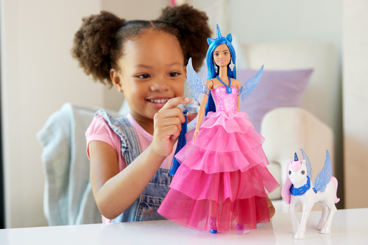 Barbie  65Anniversaire  Poupée et Animal  Licorne Ailée, Ch. Bleus